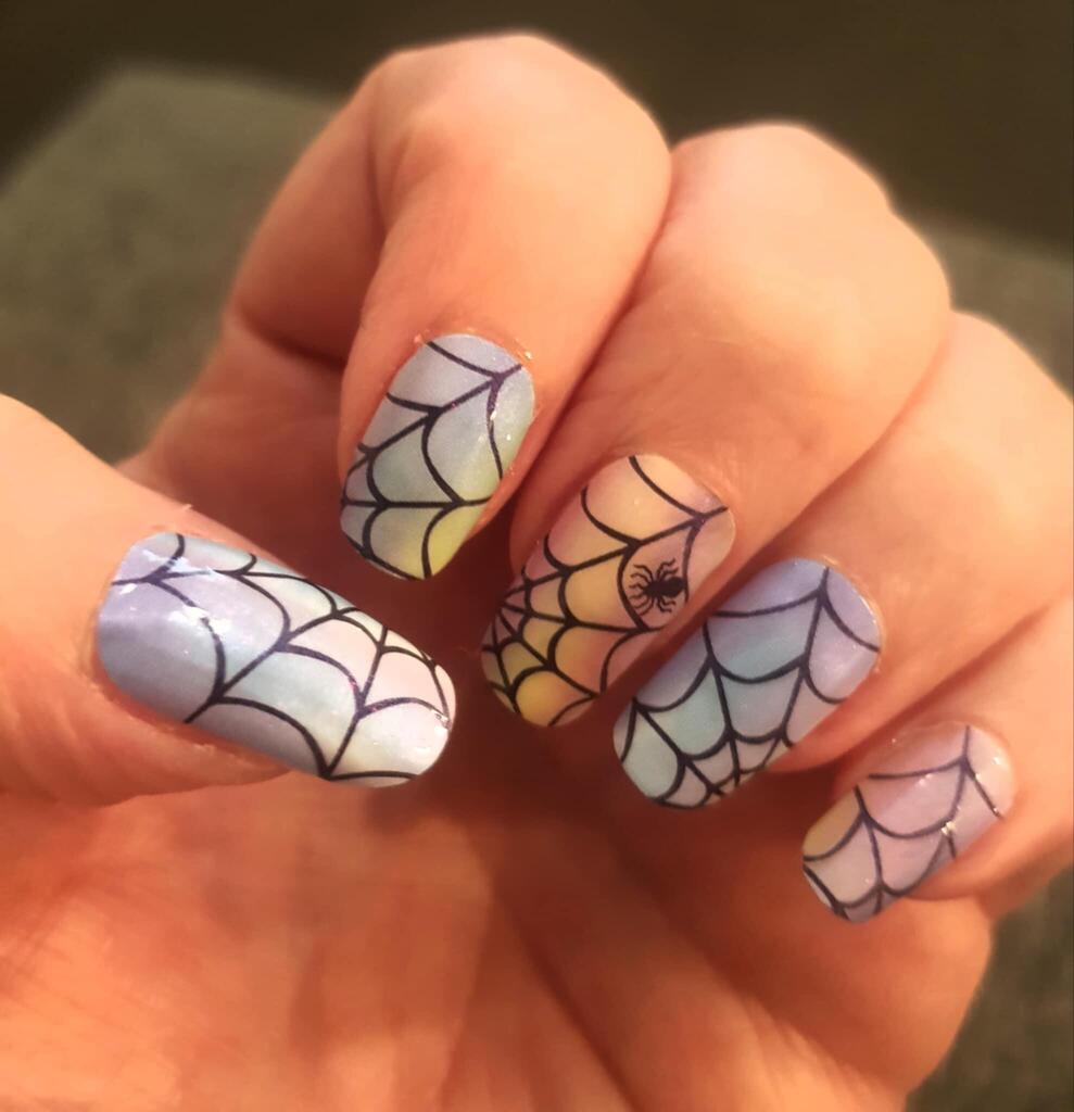 Holy Grail Nail Non-UV Nail Wraps Caught in Your Web - Holy Classics (Non-UV Nail Wraps)