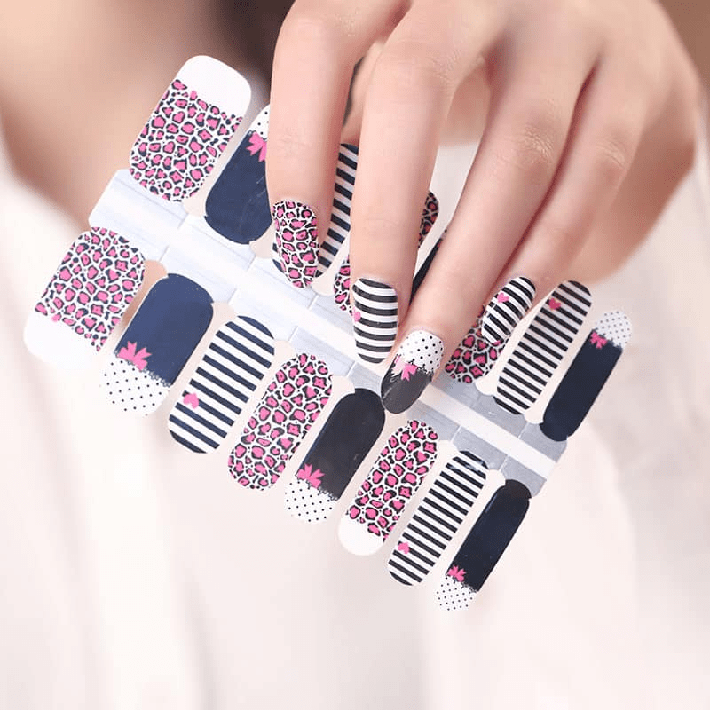 Holy Grail Nail Non-UV Nail Wraps Cute Kitten - Holy Classics (Non-UV Nail Wraps)