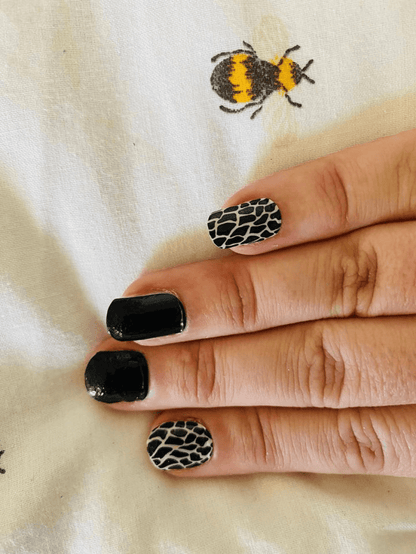 Holy Grail Nail Non-UV Nail Wraps Maneater - Holy Classics (Non-UV Nail Wraps)