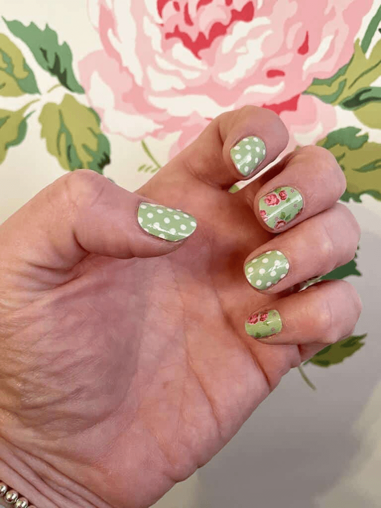 Holy Grail Nail Non-UV Nail Wraps Smell the Roses - Holy Classics (Non-UV Nail Wraps)