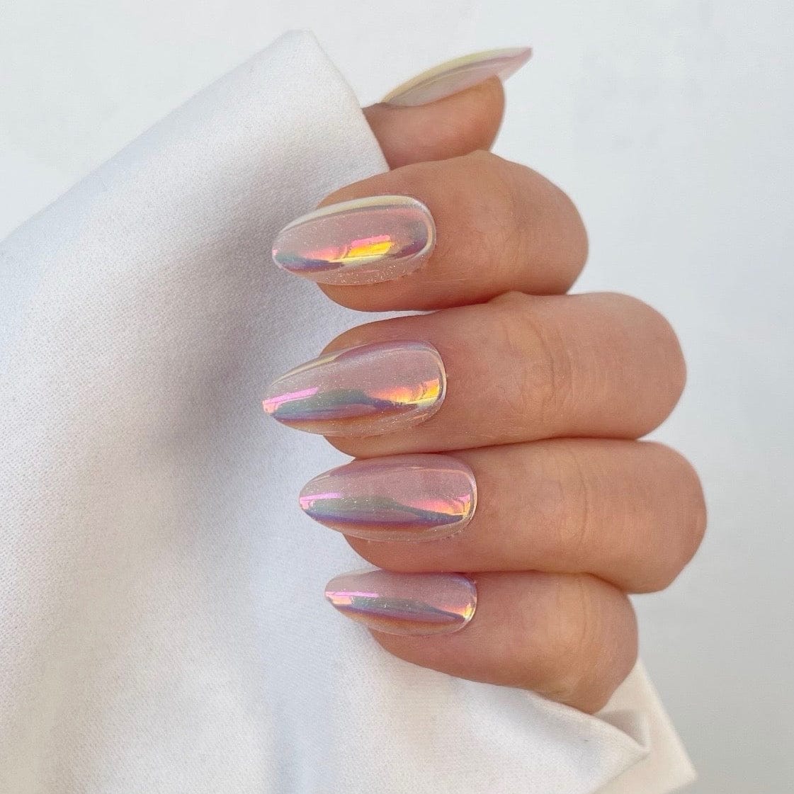Holy Grail Nail press on Come Closer, Look Twice (Cat's eye) - Soft Gel Press Ons (Short Almond)