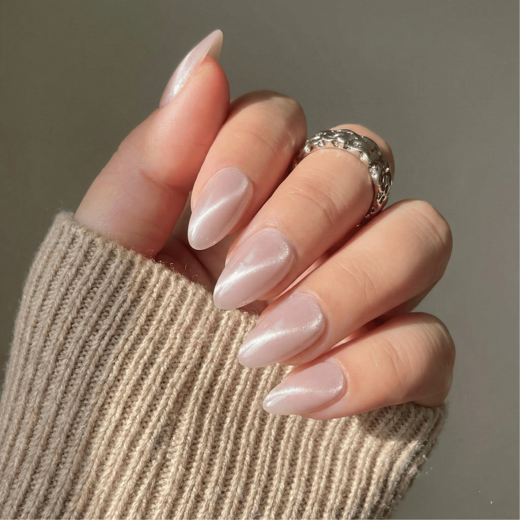 Holy Grail Nail press on Silver Rose2 (Cat's eye) - Soft Gel Press Ons (Short Almond)